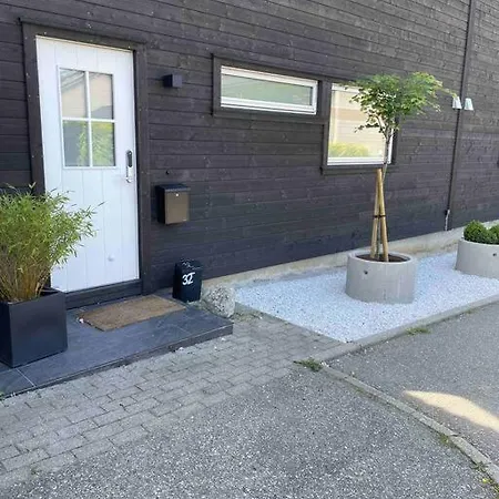 Vertikaldelt Tomannsbolig Til Leie شقة
