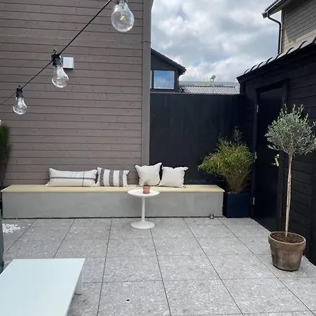 Vertikaldelt Tomannsbolig Til Leie ستافانجر